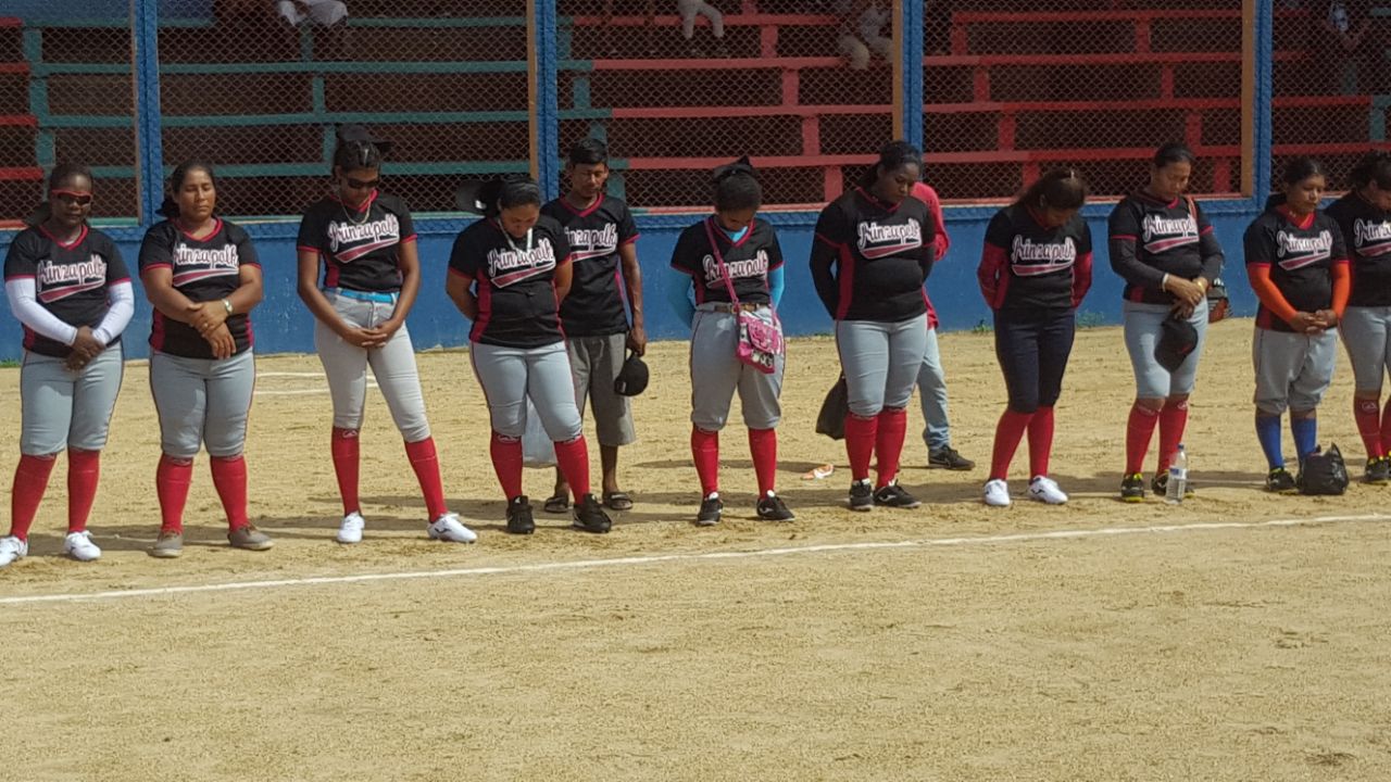 Sofbol1
